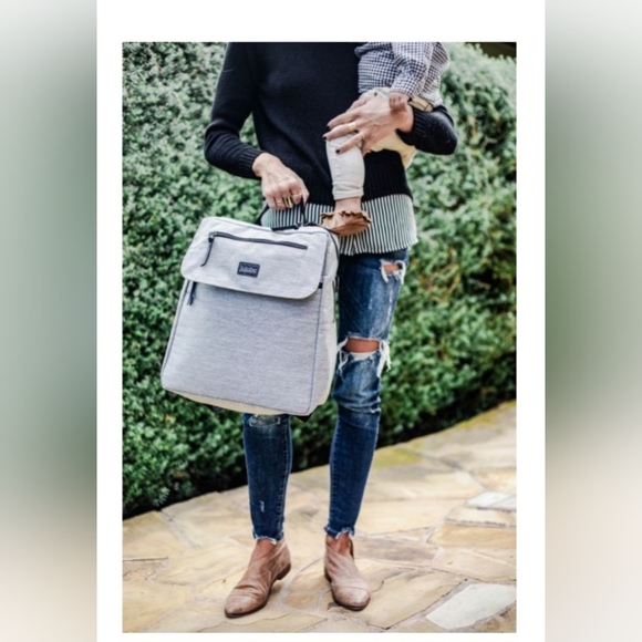 Jujube Core Convertible Diaper Bag Bundle - Glacier Gray - Picture 9 of 10